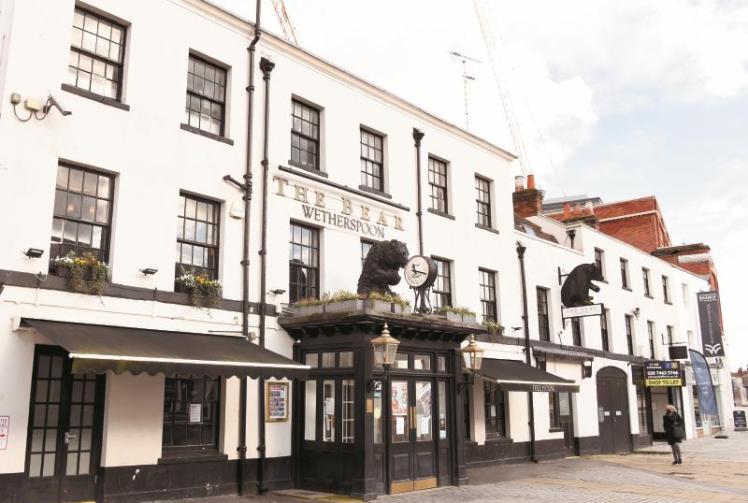 Maidenhead Wetherspoons The Bear to reopen outdoors from April 12